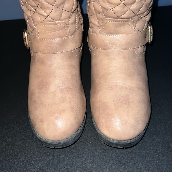Tan quilted pattern boots size 8 1/2 👢 - Picture 6 of 14